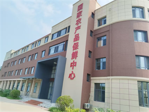 王京强董事长与张志军所长、于晋泽博士在天津